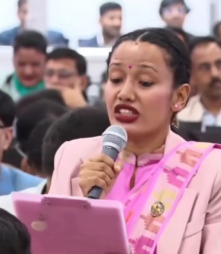 ग्यास हाहाकारबारे आशिका तामाङले संसद्मा सुनाइन्  व्यंग्यात्मक कविता
