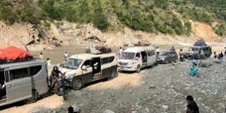 अविरल वर्षापछि देशभर सडक अवरुद्ध, विभिन्न राजमार्गमा यातायात प्रभावित