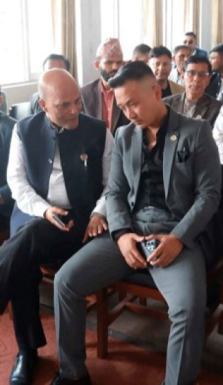‘यही पारा हो भने मधेशका सांसदले छठपछि पिटाइ खान्छन्’  : संसद अमरेश सिंह