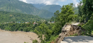 कृष्णभीरको पहिरोले नागढुंगा–मुग्लिन सडक तत्काल खुल्ने सम्भावना न्यून