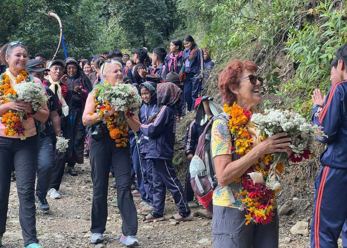लाप्राकमा फ्रान्सेली सहयोगीलाई भव्य स्वागत